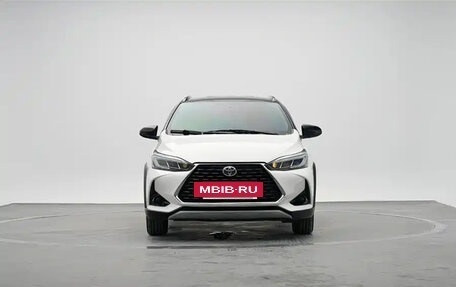 Toyota Yaris XP150 рестайлинг, 2022 год, 1 010 000 рублей, 2 фотография