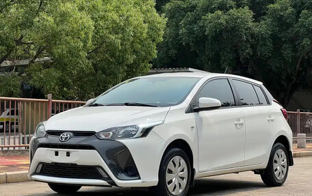 Toyota Yaris XP150 рестайлинг, 2022 год, 1 048 000 рублей, 1 фотография