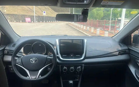 Toyota Yaris XP150 рестайлинг, 2022 год, 1 048 000 рублей, 7 фотография