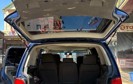 Volkswagen Touran III, 2005 год, 390 000 рублей, 4 фотография
