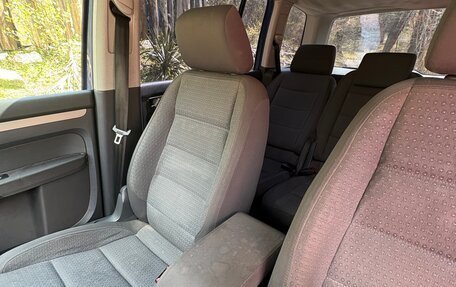 Volkswagen Touran III, 2005 год, 390 000 рублей, 11 фотография
