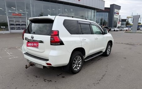 Toyota Land Cruiser Prado 150 рестайлинг 2, 2020 год, 5 000 000 рублей, 6 фотография
