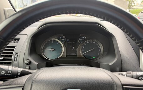 Toyota Land Cruiser Prado 150 рестайлинг 2, 2020 год, 5 000 000 рублей, 9 фотография