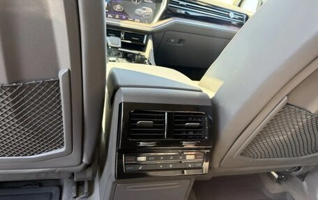 Volkswagen Touareg III, 2020 год, 5 700 000 рублей, 11 фотография