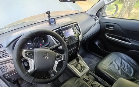 Mitsubishi L200 IV рестайлинг, 2019 год, 1 900 000 рублей, 5 фотография