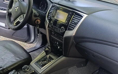 Mitsubishi L200 IV рестайлинг, 2019 год, 1 900 000 рублей, 4 фотография