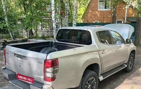Mitsubishi L200 IV рестайлинг, 2019 год, 1 900 000 рублей, 8 фотография