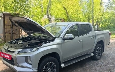 Mitsubishi L200 IV рестайлинг, 2019 год, 1 900 000 рублей, 9 фотография