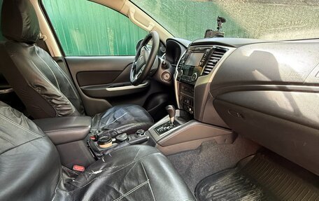 Mitsubishi L200 IV рестайлинг, 2019 год, 1 900 000 рублей, 24 фотография