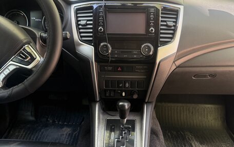 Mitsubishi L200 IV рестайлинг, 2019 год, 1 900 000 рублей, 28 фотография