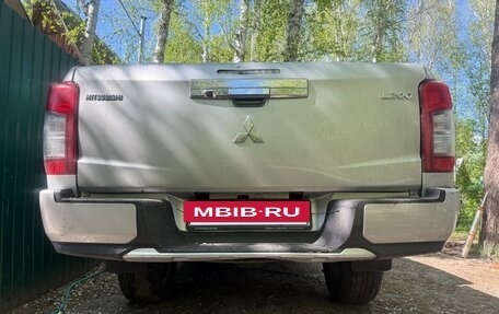 Mitsubishi L200 IV рестайлинг, 2019 год, 1 900 000 рублей, 32 фотография