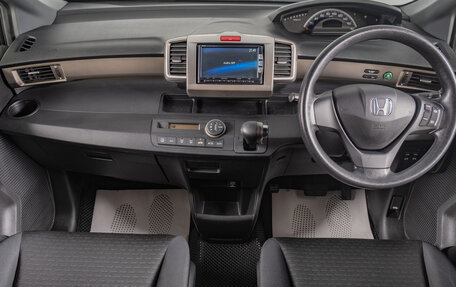 Honda Freed I, 2012 год, 1 229 000 рублей, 11 фотография