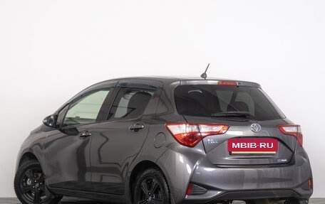 Toyota Vitz, 2017 год, 999 000 рублей, 6 фотография