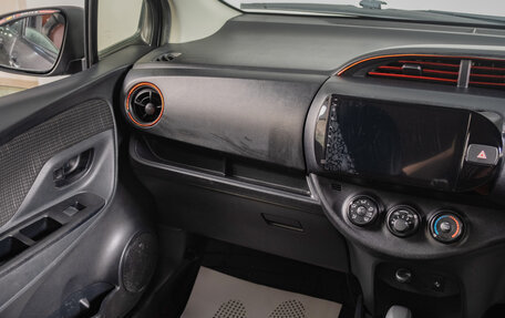 Toyota Vitz, 2017 год, 999 000 рублей, 12 фотография