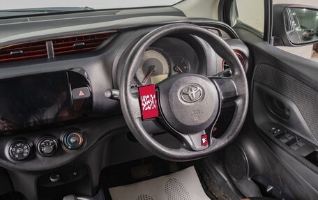 Toyota Vitz, 2017 год, 999 000 рублей, 10 фотография