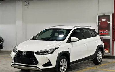 Toyota Yaris XP150 рестайлинг, 2022 год, 1 200 000 рублей, 1 фотография