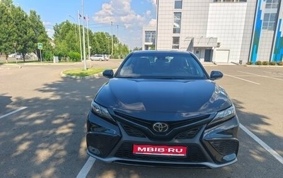 Toyota Camry, 2021 год, 2 600 000 рублей, 1 фотография