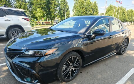 Toyota Camry, 2021 год, 2 600 000 рублей, 3 фотография