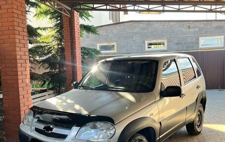Chevrolet Niva I рестайлинг, 2013 год, 297 000 рублей, 1 фотография