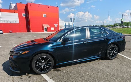 Toyota Camry, 2021 год, 2 600 000 рублей, 7 фотография