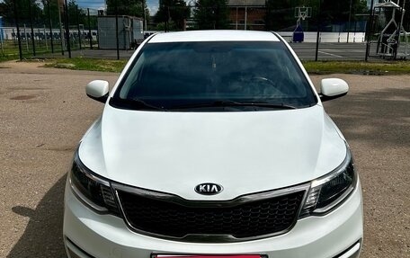 KIA Rio III рестайлинг, 2016 год, 1 020 000 рублей, 1 фотография
