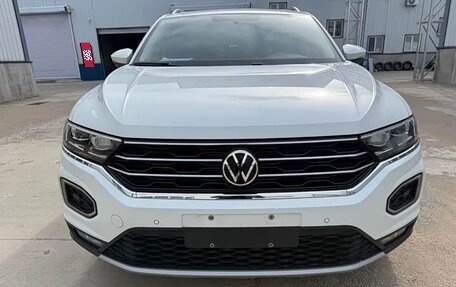 Volkswagen T-Roc I, 2022 год, 1 730 000 рублей, 1 фотография