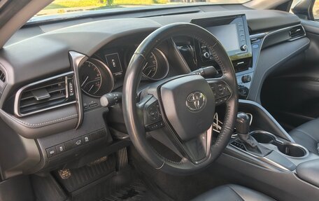 Toyota Camry, 2021 год, 2 600 000 рублей, 8 фотография