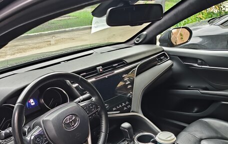 Toyota Camry, 2019 год, 3 000 000 рублей, 2 фотография