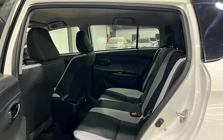 Toyota Yaris XP150 рестайлинг, 2022 год, 1 200 000 рублей, 14 фотография