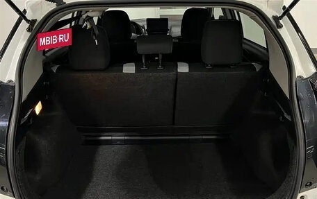 Toyota Yaris XP150 рестайлинг, 2022 год, 1 200 000 рублей, 15 фотография