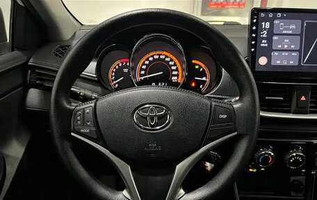 Toyota Yaris XP150 рестайлинг, 2022 год, 1 200 000 рублей, 16 фотография