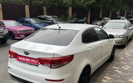 KIA Rio III рестайлинг, 2015 год, 830 000 рублей, 2 фотография