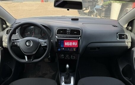 Volkswagen Polo VI (EU Market), 2017 год, 1 100 000 рублей, 24 фотография