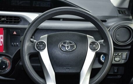 Toyota Aqua I, 2013 год, 920 000 рублей, 13 фотография