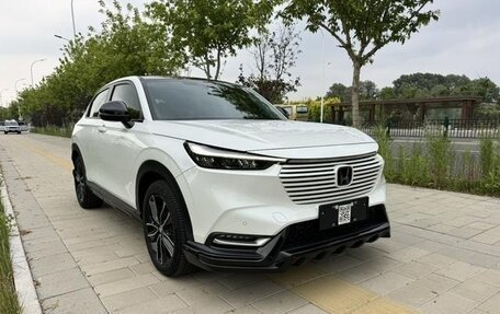 Honda Vezel, 2023 год, 1 900 000 рублей, 3 фотография