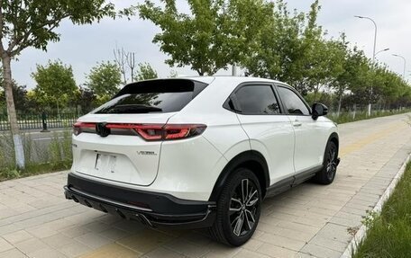 Honda Vezel, 2023 год, 1 900 000 рублей, 5 фотография