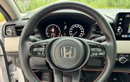 Honda Vezel, 2023 год, 1 900 000 рублей, 12 фотография