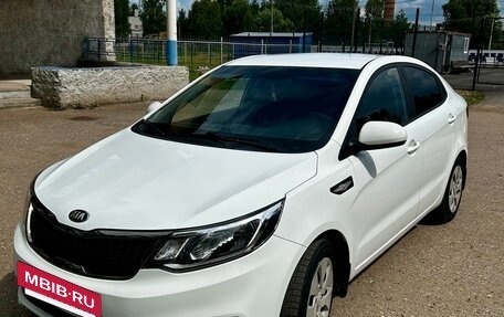 KIA Rio III рестайлинг, 2016 год, 1 020 000 рублей, 2 фотография