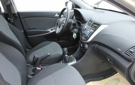 Hyundai Solaris II рестайлинг, 2012 год, 695 000 рублей, 12 фотография