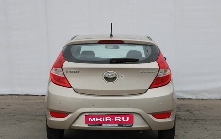 Hyundai Solaris II рестайлинг, 2012 год, 695 000 рублей, 6 фотография