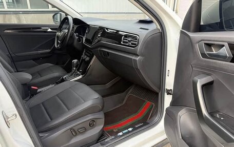 Volkswagen T-Roc I, 2022 год, 1 730 000 рублей, 8 фотография
