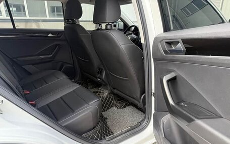 Volkswagen T-Roc I, 2022 год, 1 730 000 рублей, 20 фотография