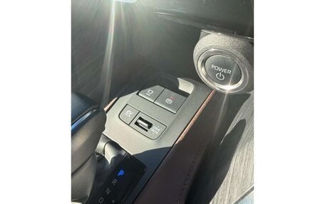 Toyota Harrier, 2025 год, 4 300 000 рублей, 21 фотография
