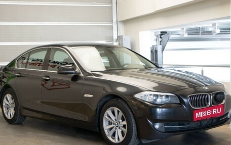 BMW 5 серия, 2011 год, 1 990 000 рублей, 3 фотография