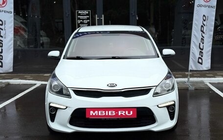 KIA Rio IV, 2018 год, 1 365 000 рублей, 2 фотография