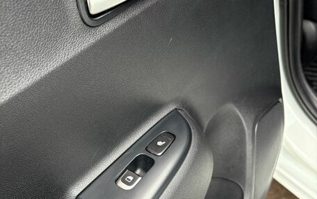 KIA Rio IV, 2018 год, 1 365 000 рублей, 13 фотография
