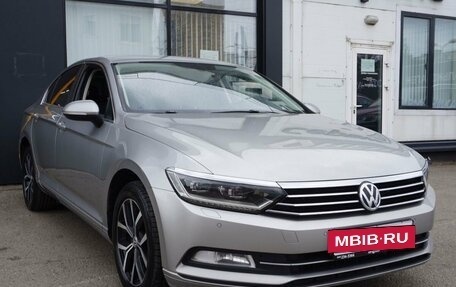 Volkswagen Passat B8 рестайлинг, 2017 год, 1 730 000 рублей, 3 фотография