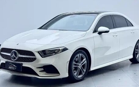 Mercedes-Benz A-Класс, 2022 год, 1 850 000 рублей, 1 фотография