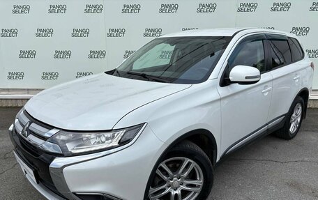 Mitsubishi Outlander III рестайлинг 3, 2018 год, 1 990 000 рублей, 1 фотография
