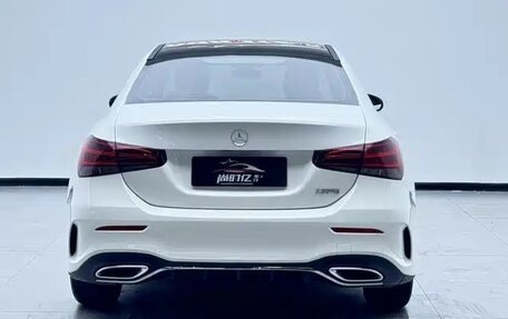 Mercedes-Benz A-Класс, 2022 год, 1 850 000 рублей, 3 фотография